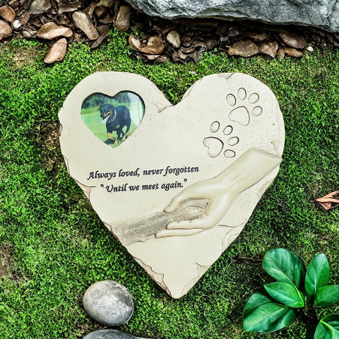Heart - Shaped Pet Memorial Stone with Photo Frame - Memorialine