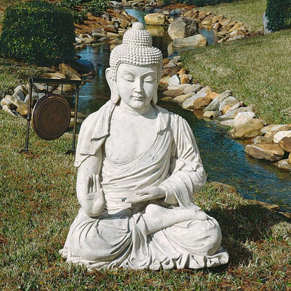 Noble Buddha of the Grande Temple: Sandstone, Giant