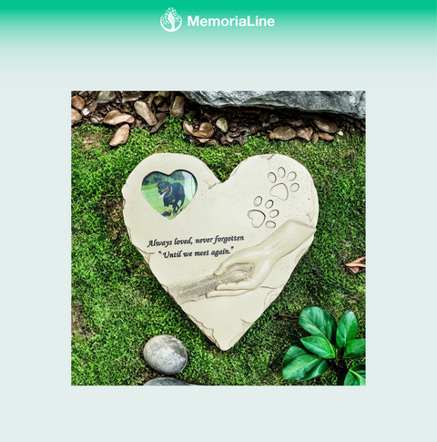 Heart-Shaped Pet Memorial Stone with Photo Frame